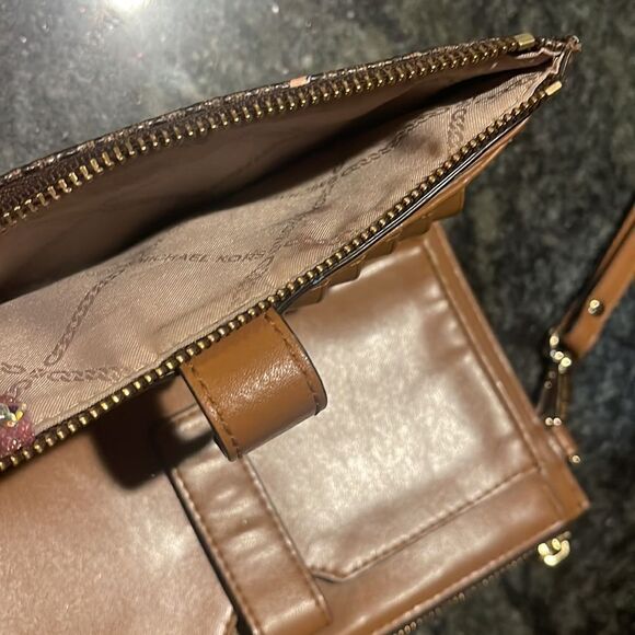 Michael kors limited edition jet set wristlet wallet - Picture 7 of 9